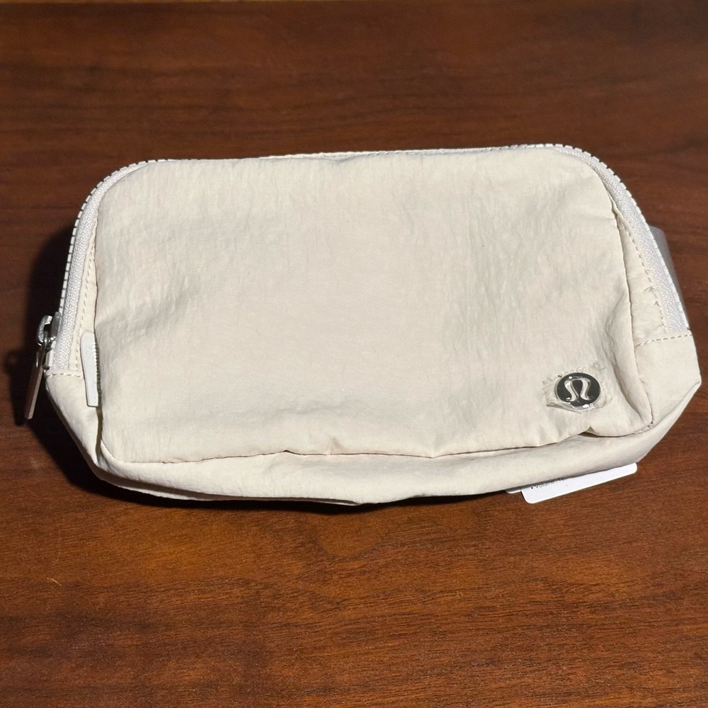 Lululemon Everywhere Belt Bag white
